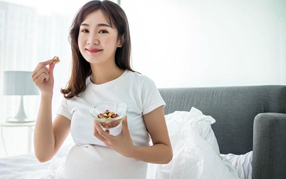 is-it-ok-to-eat-cashews-while-pregnant