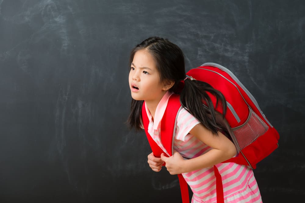 heavy-backpack-is-harmful-to-your-child
