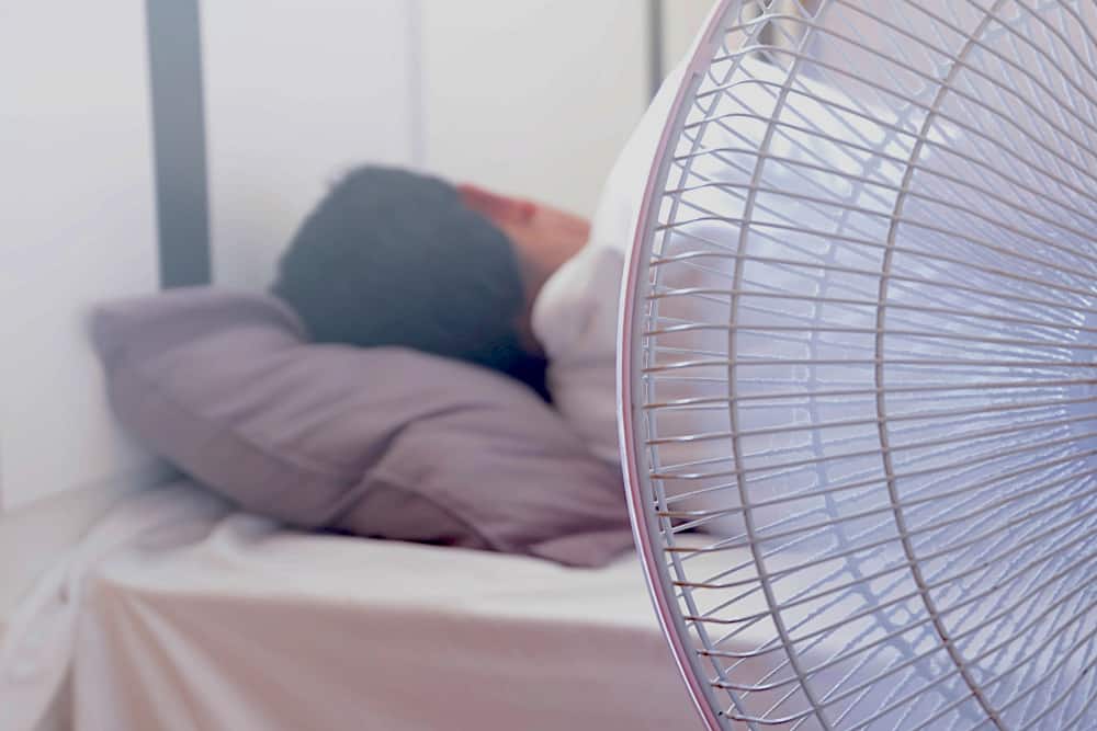 effects-of-sleeping-with-a-fan-on