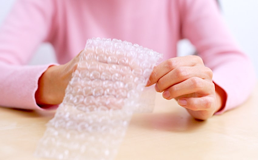 popping-bubble-wrap-release-stress-five-science-facts