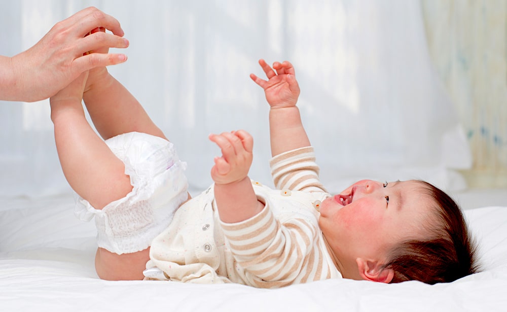 disposable-diaper-and-cloth-diaper-comparisons