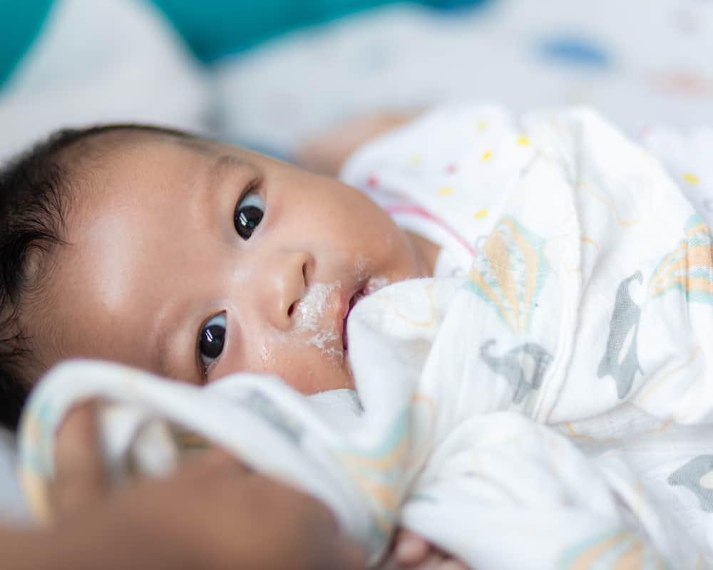 the-explanation-why-baby-spit-up