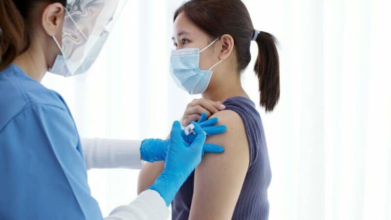 flu-vaccine-side-effects-and-precautions